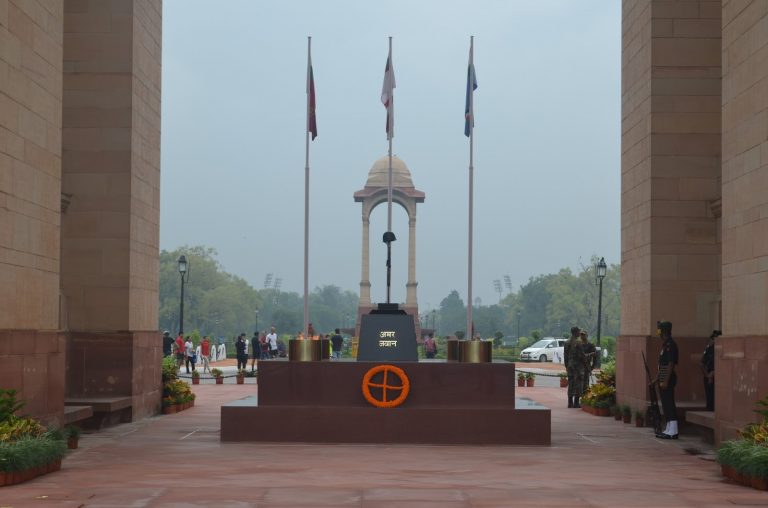 26 जनवरी स्पेशल: भारतीय शहीदों की याद में हमेशा प्रज्वलित रहे ‘अमर जवान ज्योति’ की लौ
