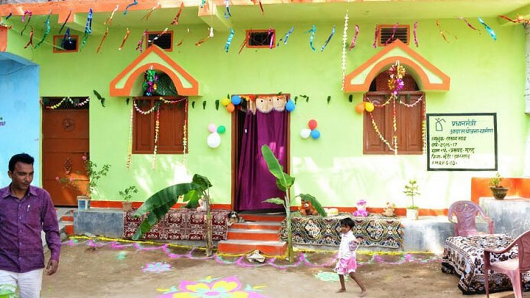 अप्रैल 2014 से 1.37 करोड़ ग्रामीण आवासों का निर्माण, लगभग 7 करोड़ लोगों को मिला अपना घर