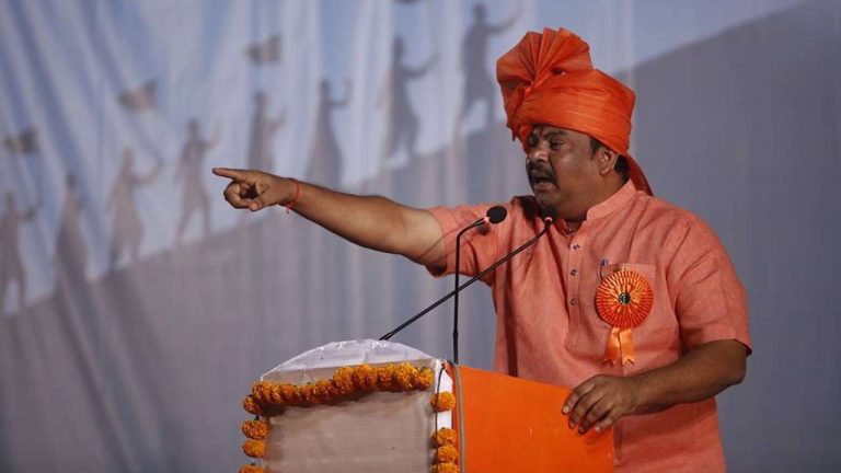 BJP विधायक ने ओवैसी की पार्टी के प्रोटेम स्पीकर के सामने शपथ लेने से किया इनकार