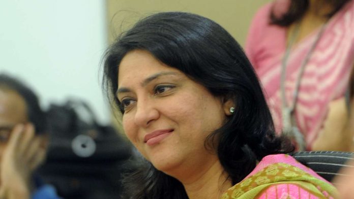 कॉन्ग्रेस किसी फ़िल्मी सितारे को ही इस सीट पर टिकट दे सकती है। इन फ़िल्मी सितारों में नगमा और राज बब्बर जैसे नाम शामिल हैं।