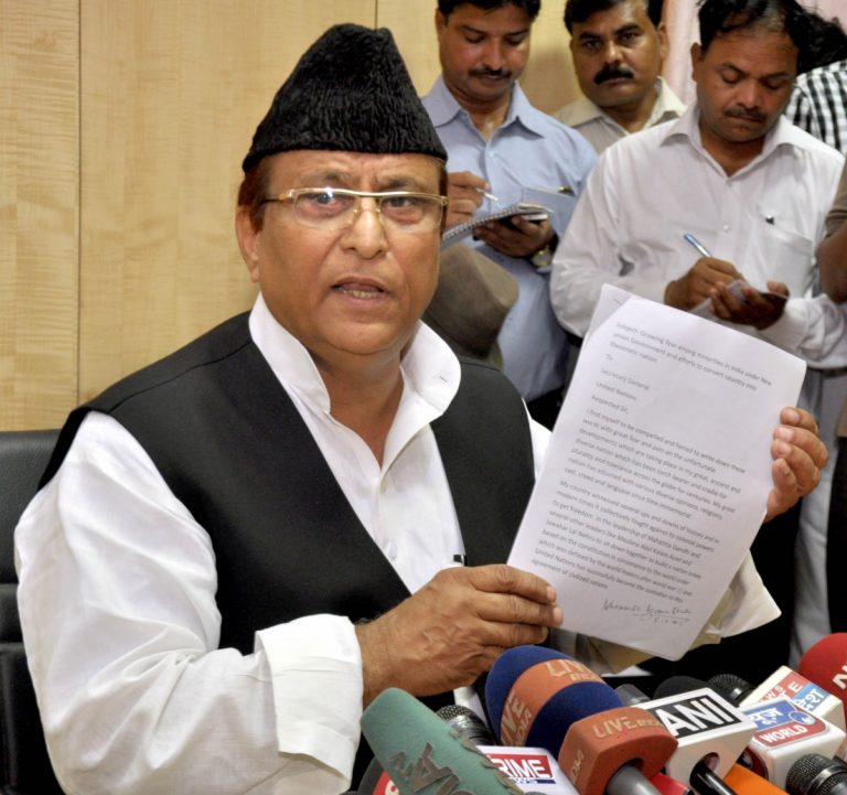 सपा नेता आज़म ख़ान ने की समुदाय के लिए 5 प्रतिशत आरक्षण की मांग