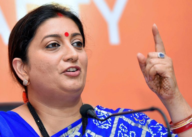 घटिया ‘ट्रांस्लेशन’ के साथ ‘द टेलीग्राफ़’ ने लगाया स्मृति ईरानी पर बेहूदा इल्ज़ाम