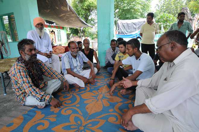 35-A का वह पहलू जिसका भार उठाते जम्मू-कश्मीर में दलितों की पीढ़ियाँ खप गईं