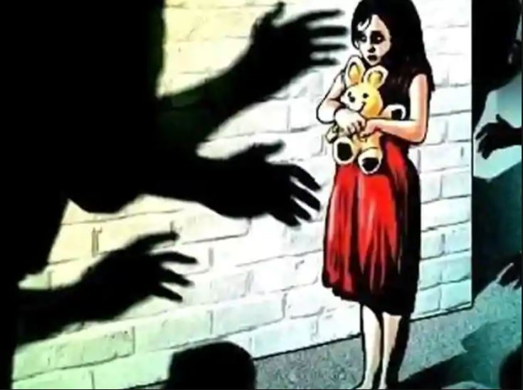 12 साल की बच्ची पर मोहिउद्दीन ने पेट्रोल डालकर लगाई आग, 70% झुलसा शरीर