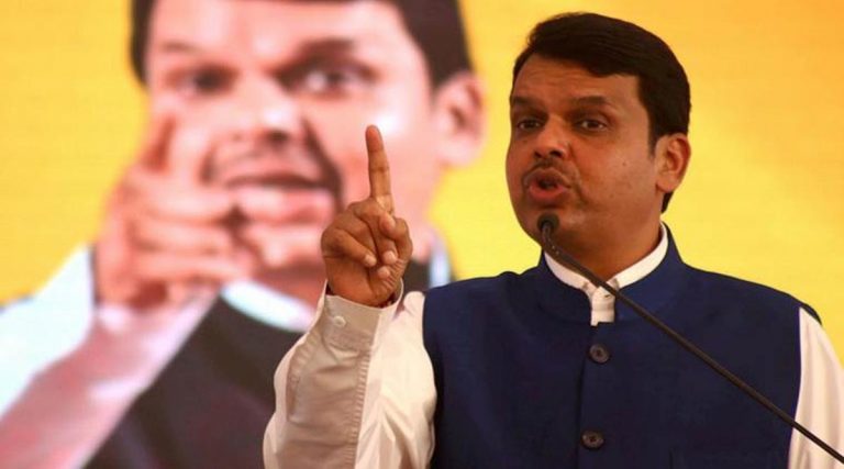 BJP के संकटमोचक: बड़ी से बड़ी समस्याओं को यूँ काबू में कर लेते हैं मृदुभाषी फडणवीस