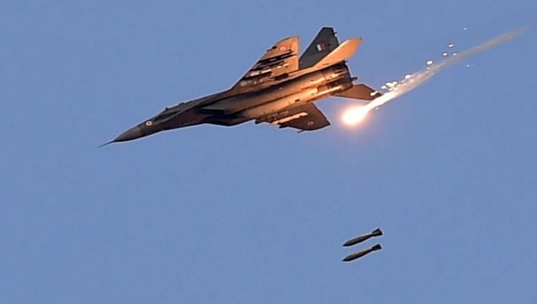 Pak में ‘घुस’ कर मारा IAF ने, 1000 किलो के बम से थर्राया पाक