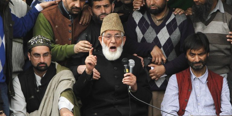 शाह फ़ैसल सहित 160 J&K नेताओं की सुरक्षा खत्म: 100 गाड़ी, 1000 से ज्यादा सुरक्षाबल पर करोड़ों की बचत