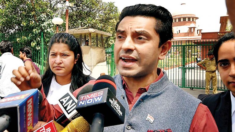 SC ने फिर कहा- ग़रीबों को 10% आरक्षण वाले विधेयक पर रोक नहीं