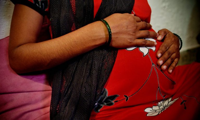 दिल्ली में बढ़ा है गर्भपात का आँकड़ा, प्रतिवर्ष औसतन 50 हजार गर्भपात