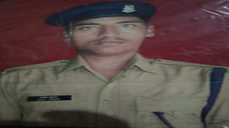 पुलवामा के वीर: 4 दिन पहले ही लौटे थे ड्यूटी पर, किसे मालूम था तिरंगे में लिपटकर आएँगे घर