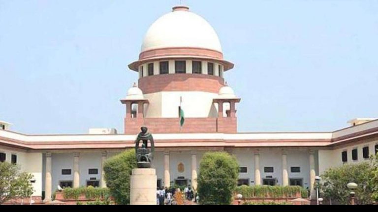 SC ने अयोध्या मामले में केंद्र को दिखाया संविधान पीठ का रास्ता