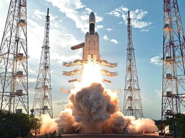 चंद्रयान 2 : चुनाव के बीच चाँद की धरती पर पहुँचेगा यान, ISRO की तैयारियाँ चरम पर