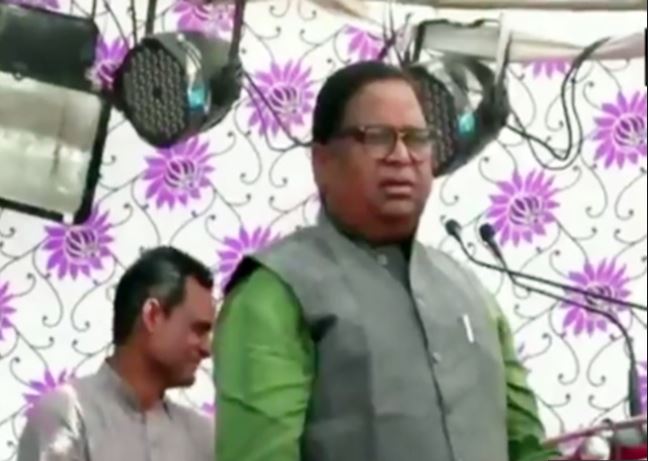 हरिभाऊ ने की मोदी के लिए अभद्र टिप्पणी