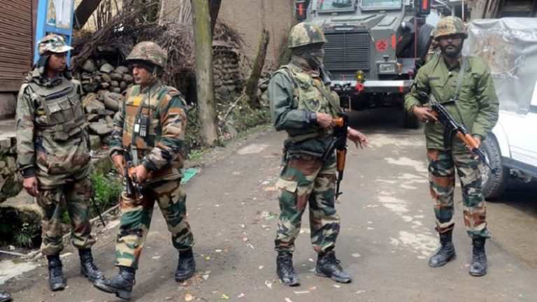 होली पर आतंकियों की नापाक हरकत, सोपोर में किया ग्रेनेड हमला, दो पुलिसकर्मी घायल