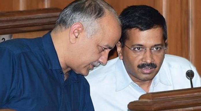 दिल्ली की शिक्षा व्यस्वस्था का सच: विज्ञापनों के चक्कर में छात्रों के भविष्य से खेल रहे हैं केजरीवाल