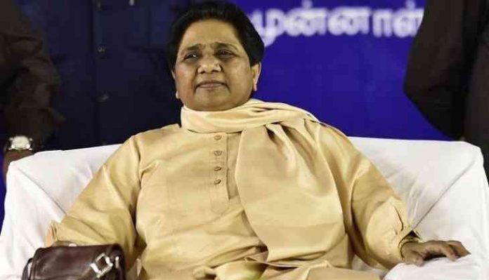 मायावती, इनकम टैक्स