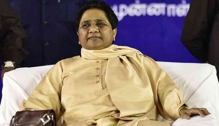 मायावती के क़रीबी IAS के यहाँ छापा: ₹50 लाख का पेन, ₹300 करोड़ की बेनामी संपत्ति