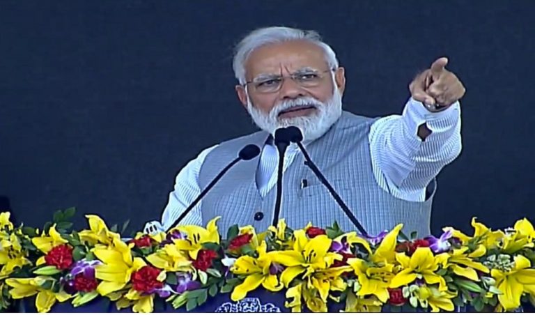 सुरक्षाबलों के हाथ-पैर बाँध कर कहा गया आतंक का मुकाबला करिए – PM मोदी