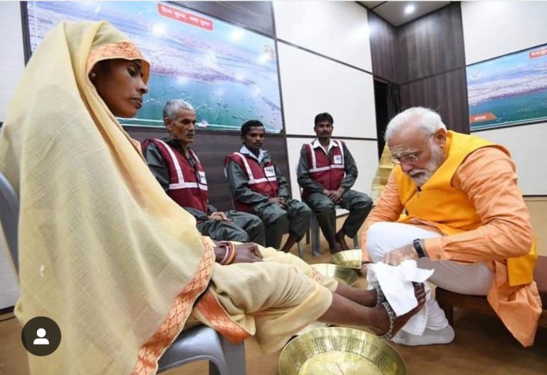 कुंभ सफाईकर्मियों के लिए PM मोदी ने निजी बचत से दान किए ₹21 लाख