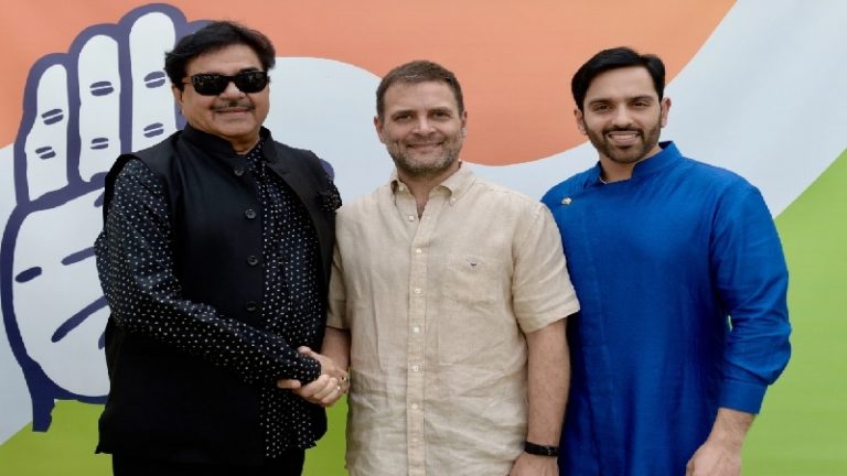 आडवाणी के कारण बचे रहे शत्रुघ्न सिन्हा, BJP ने निलंबित न कर के उन्हें बनाया अप्रासंगिक