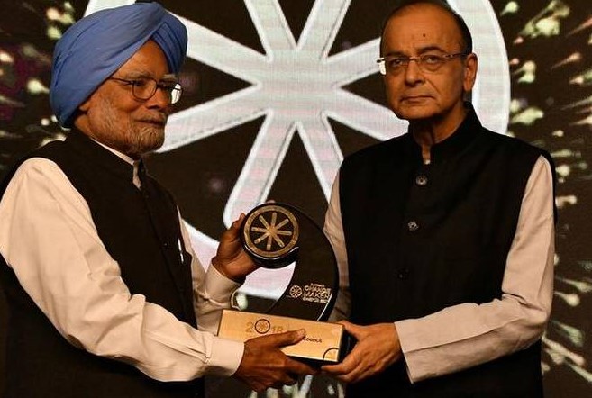 मनमोहन सिंह ने मोदी के सबसे ‘ताकतवर’ मंत्री को दिया ‘गब्बर सिंह टैक्स’ अवॉर्ड