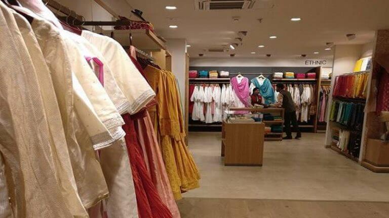 खादी बिक्री ₹3200 करोड़ के रिकॉर्ड स्तर पर