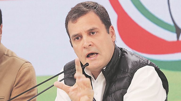 मुआवज़ा देने के लिए खुद ‘आपदा’ बने राहुल गाँधी: लहलहाते खेत कटवाकर की रैली