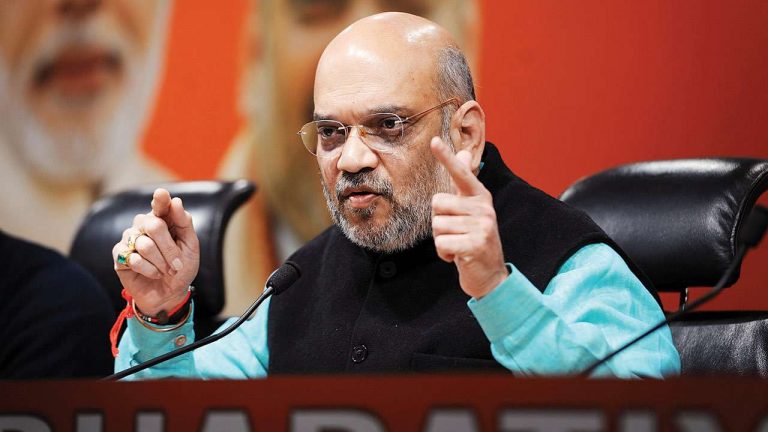 जब समुदाय विशेष खुद को स्वतः घुसपैठिया समझ कर सोशल मीडिया पर बकवास करता है