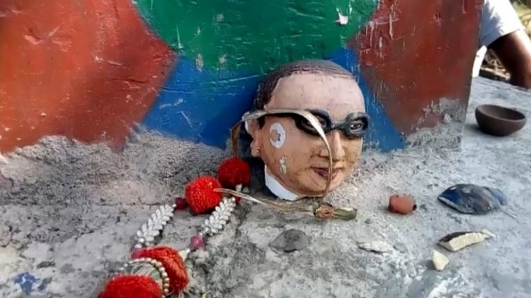 रहमत अली ने दलित किशोरी से 2 बार की अश्लील हरकत: मुस्लिम गुंडों ने तोड़ी अम्बेदकर मूर्ति, महिलाओं को पीटा