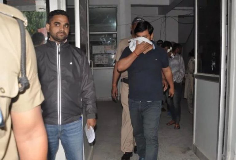 1 कॉन्ग्रेस नेता और 3 पुलिसकर्मी ₹1 करोड़ लूटने के आरोप में गिरफ्तार