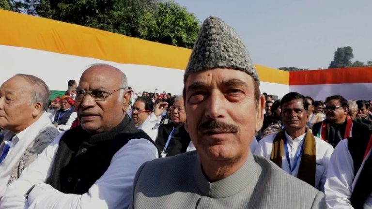 ‘दुश्मन’ J&K पुलिस निहत्थे लोगों का करती है क़त्ल, हिटलर हैं PM मोदी: ग़ुलाम नबी आज़ाद
