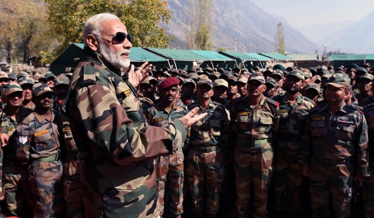₹300 करोड़ तक के हथियार खरीदने के लिए सशस्त्र सेनाओं को अनुमति नहीं लेनी होगी: रक्षा मंत्रालय
