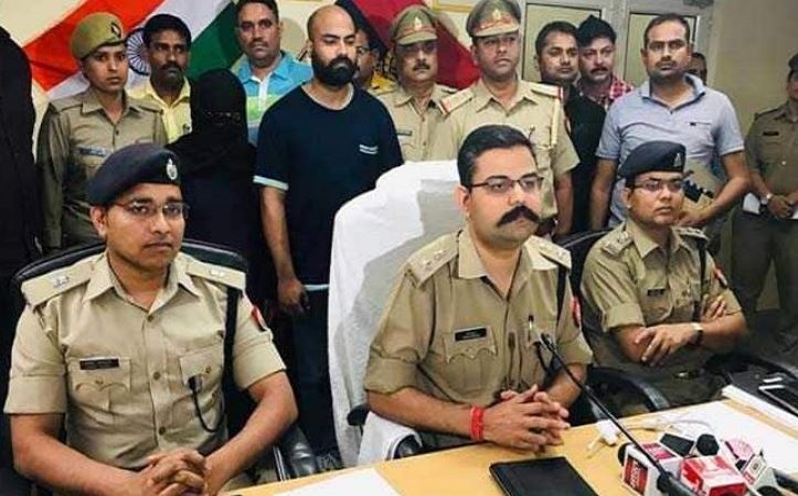 फर्जी  IFS जोया खान हुई गिरफ्तार, आवाज बदलकर अफसरों पर झाड़ती थी रौब