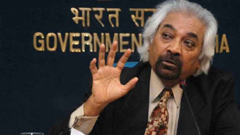 मध्यम वर्ग स्वार्थी न बने, ज़्यादा टैक्स देने के लिए कमर कसे: कॉन्ग्रेस के सैम पित्रोदा