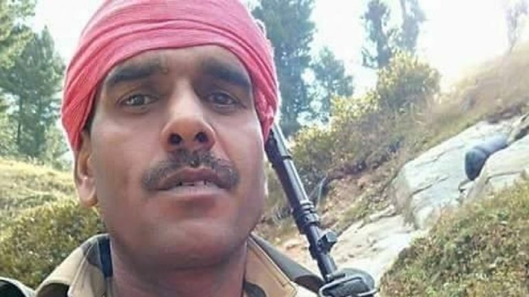 महागठबंधन ने वाराणसी से बदला उम्मीदवार, BSF से बर्ख़ास्त तेज बहादुर यादव को टिकट