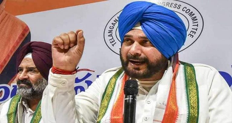 इस चुनाव में ऐसा छक्का मारो कि मोदी बाउंड्री से पार चला जाए: सिद्धू की बेलगाम जवान