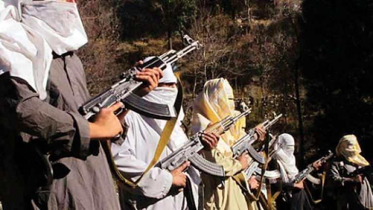 बस को रोका, यात्रियों को एक-एक कर उतारा और 14 लोगों को गोलियों से भून डाला – बलूचिस्तान से आई बुरी ख़बर
