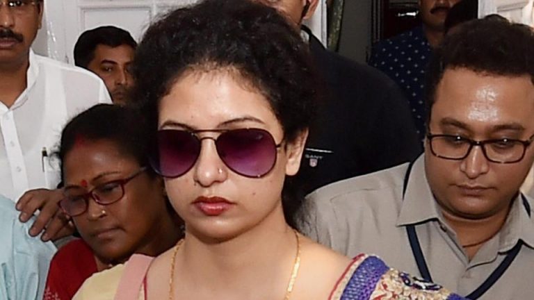 भारतीय क्रिकेटर मोहम्मद शमी की पत्नी हसीन जहाँ गिरफ्तार, शांति भंग करने का आरोप