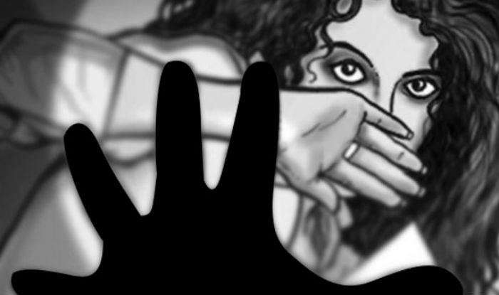 दुष्कर्म करने में असफल बदमाशों की क्रूरता, तेजाब से झुलसाया लड़की का चेहरा