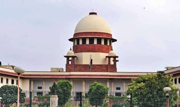 धार्मिक स्थलों और मंदिरों का प्रबंधन क्यों कर रहे सरकारी अधिकारी: SC