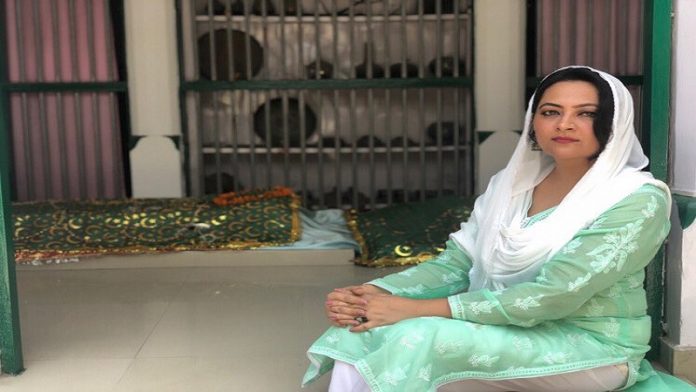 आरफ़ा जी, नवाब साहब पैदा होने के सैकड़ों साल पहले से ज़मीनें बाँट रहे थे?