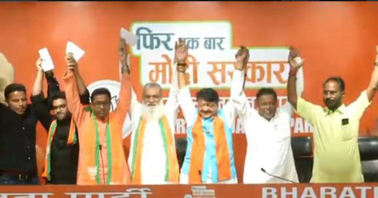 ममता बनर्जी को जोर का झटका, विधायक सहित TMC के 4 नेताओं ने जॉइन की BJP