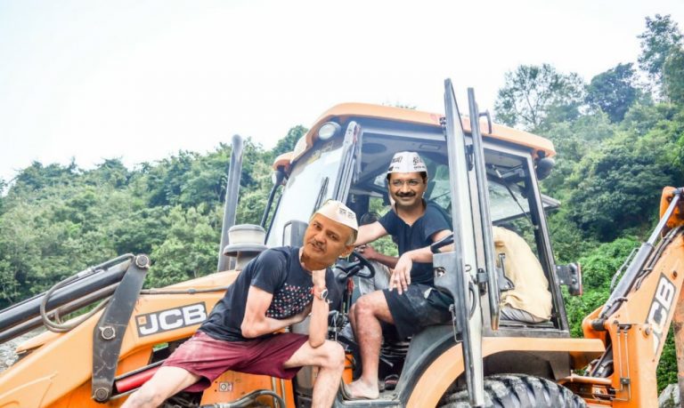 केजरीवाल करेंगे अपनी JCB लेकर खुदाई शुरू, कहा- अटेंशन के साथ नहीं कर सकते कोई समझौता