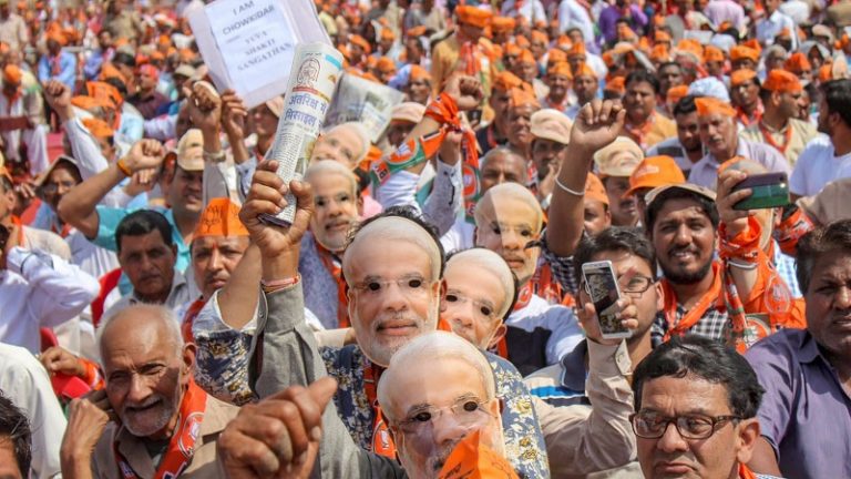 BJP जीतेगी 300 सीटें, भविष्यवाणी करने वाले ज्योतिर्विज्ञान के प्रोफेसर मध्य प्रदेश में निलंबित