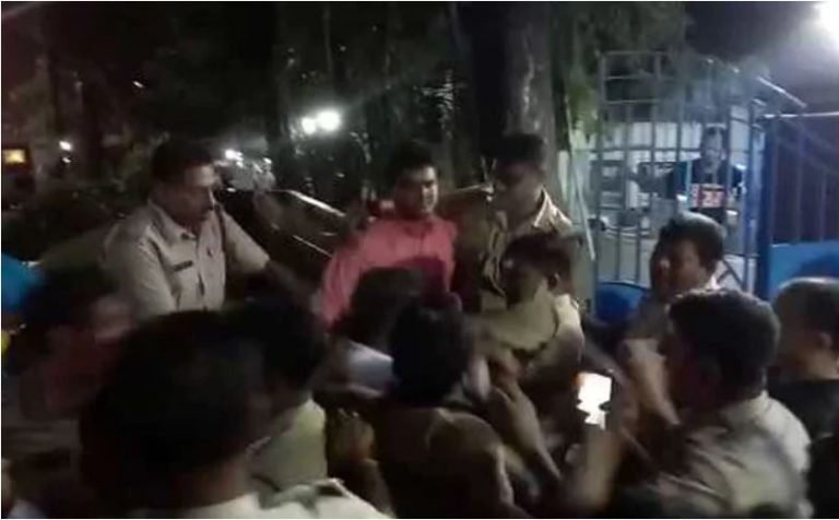 बंगाल: अमित शाह के रोड शो से पहले हंगामा, गुजरात से आए BJP कार्यकर्ताओं को होटल से निकाला