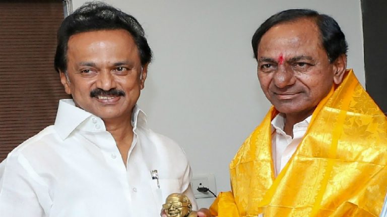 विपक्षी एकता ने नए सूत्रधार बन कर उभरना चाहते हैं KCR, खिचड़ी सरकार के लिए प्रयास तेज़