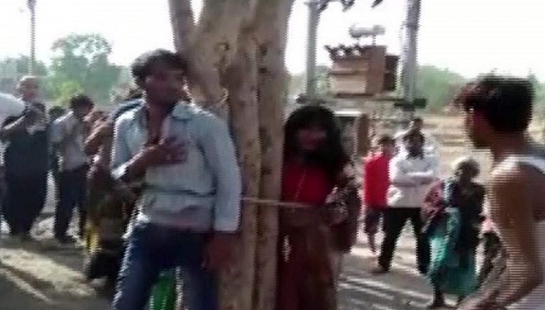 MP: महिलाओं को पेड़ से बाँध कर पीटा, कपड़े फाड़े, गुप्तांगों पर मारी लात, Video बनाते रहे लोग