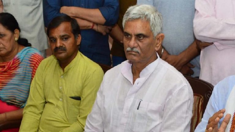 कॉन्ग्रेस कार्यकर्ताओं और मंत्री के बीच झड़प, मारपीट के बाद BJP नेता अस्पताल में भर्ती