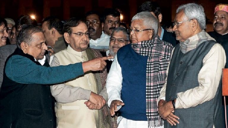 बिहार: घटिया जातिवादी गणित को सोशल इंजीनियरिंग कहने से वो सही नहीं हो जाता