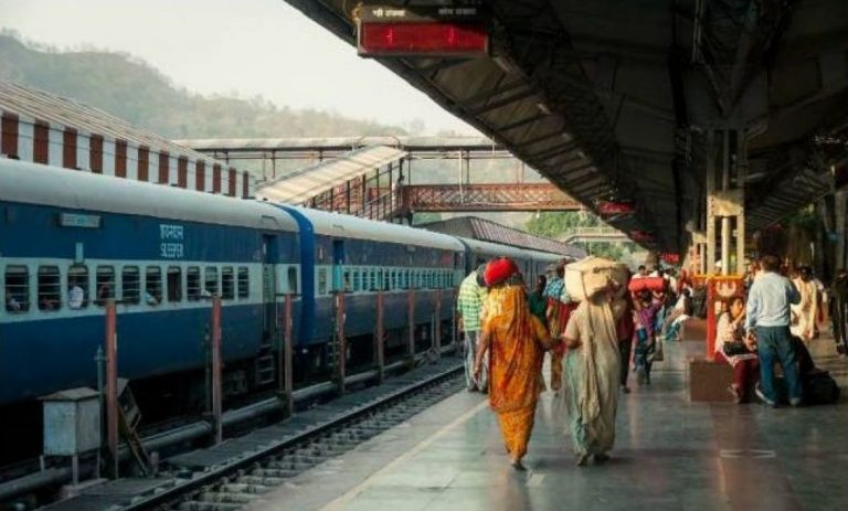 दिल्ली, यूपी के 7 रेलवे स्टेशनों को मिली 72 घंटे में बम से उड़ाने की धमकी, 1 गिरफ़्तार